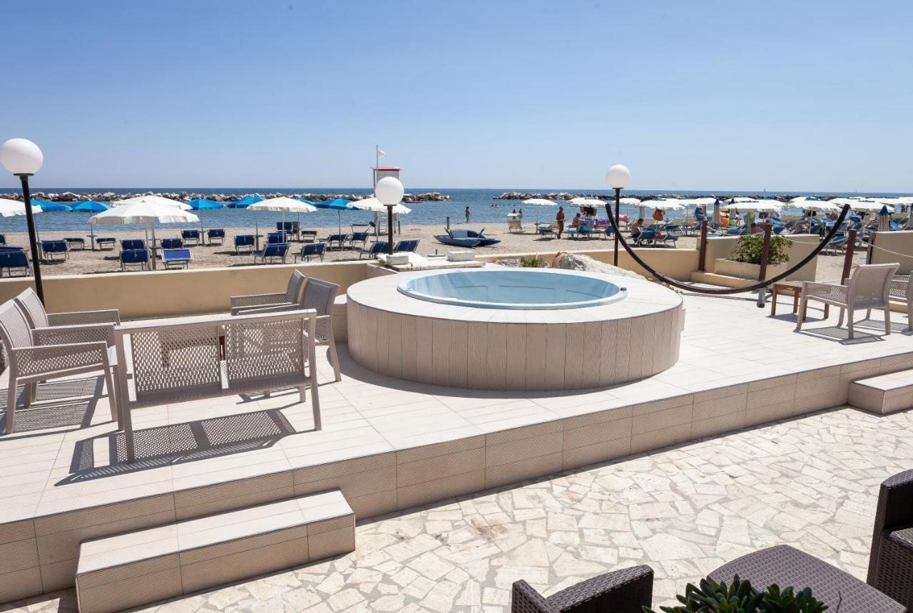 Hotel Primavera Sul Mare 리도 디 사비오 외부 사진