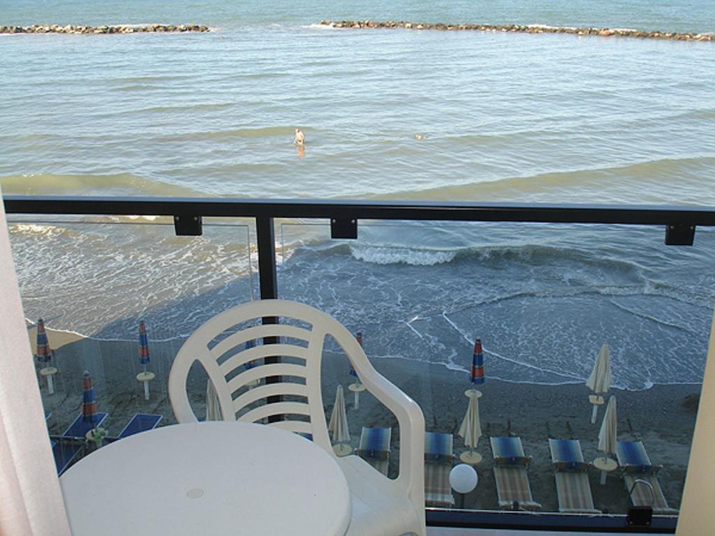 Hotel Primavera Sul Mare 리도 디 사비오 외부 사진