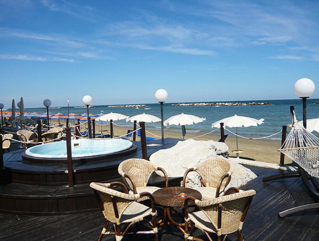 Hotel Primavera Sul Mare 리도 디 사비오 외부 사진